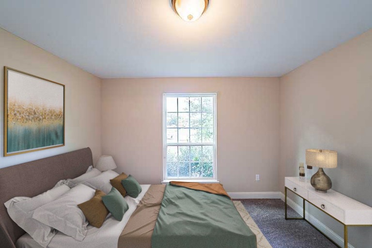 Photo 3 of 32 - 901 Grenshaw St, Houston, TX 77088