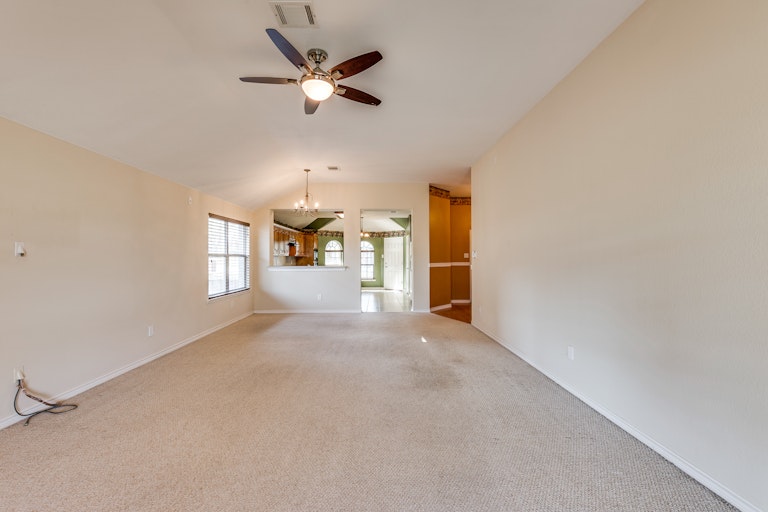 Photo 6 of 25 - 1815 Avonlea Dr, Rockwall, TX 75087