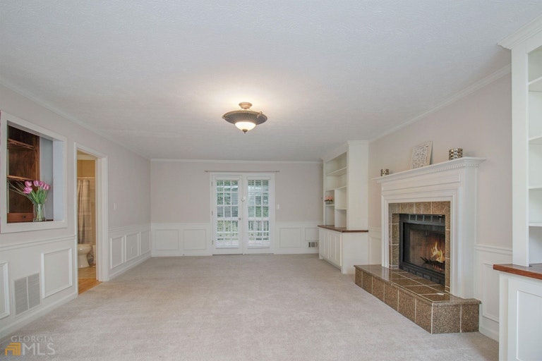 Photo 11 of 46 - 2895 Shurburne Dr, Alpharetta, GA 30022