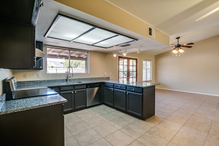 Photo 9 of 36 - 3762 E Garnet Ave, Mesa, AZ 85206