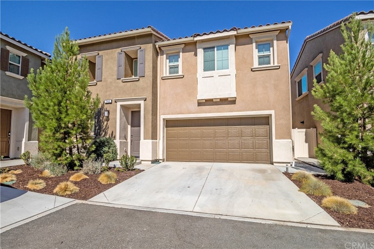 Photo 1 of 19 - 946 Blue Orchid, Beaumont, CA 92223