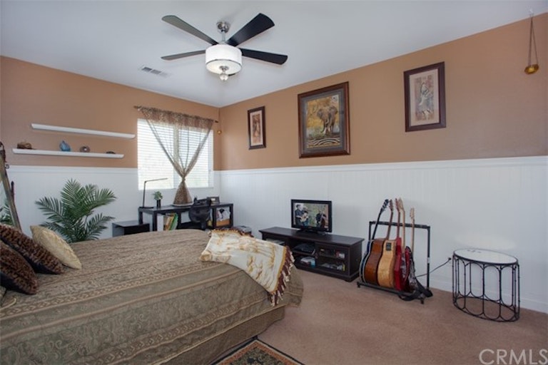 Photo 33 of 53 - 17264 Bluff Vista Ct, Riverside, CA 92503