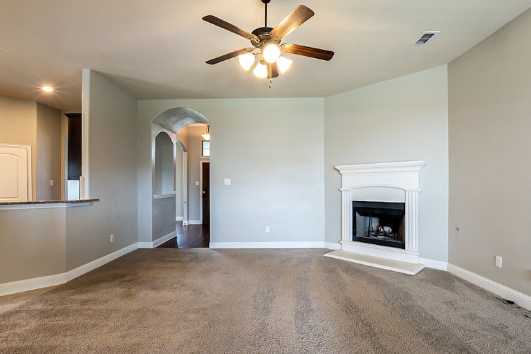 Photo 5 of 26 - 1101 Colonial Dr, Royse City, TX 75189