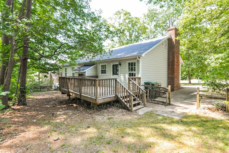 Photo 5 of 25 - 1408 Castalia Dr, Cary, NC 27513