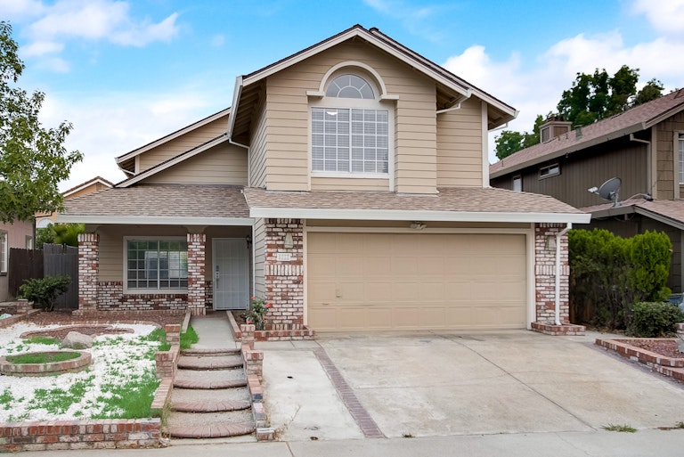 Photo 1 of 35 - 4052 Tawny Meadow Way, Antelope, CA 95843
