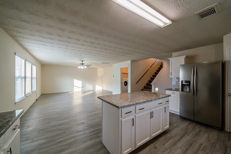 Photo 10 of 36 - 2011 Dalton Trace Ct, Spring, TX 77373