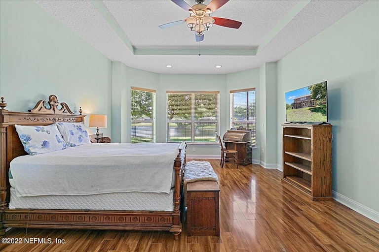Photo 16 of 40 - 627 Battersea Dr, Saint Augustine, FL 32095