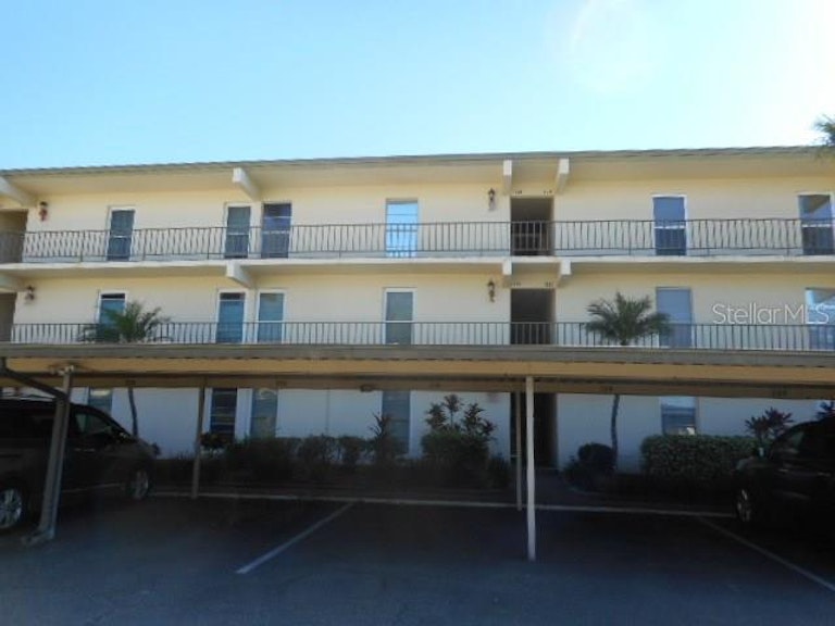Photo 1 of 17 - 225 Country Club Dr Unit B319, Largo, FL 33771