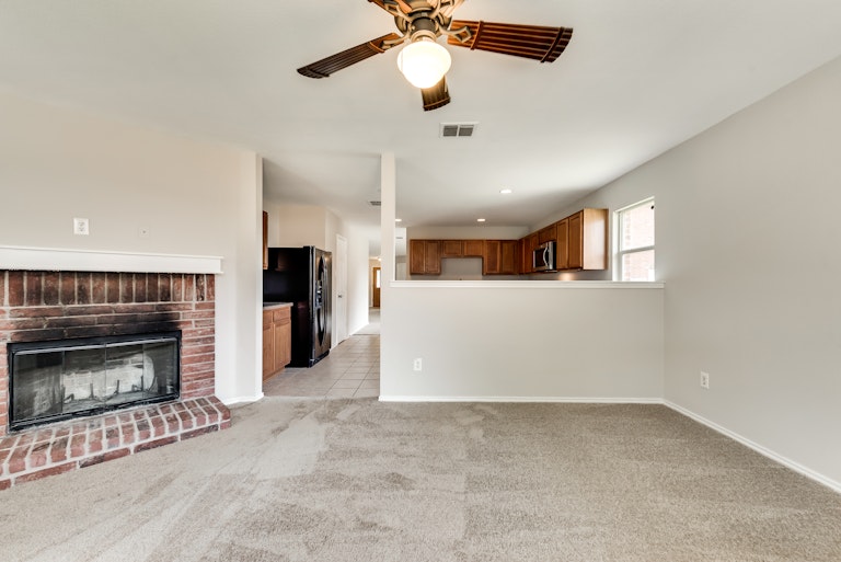 Photo 3 of 37 - 12823 Serenity Dr, Frisco, TX 75035
