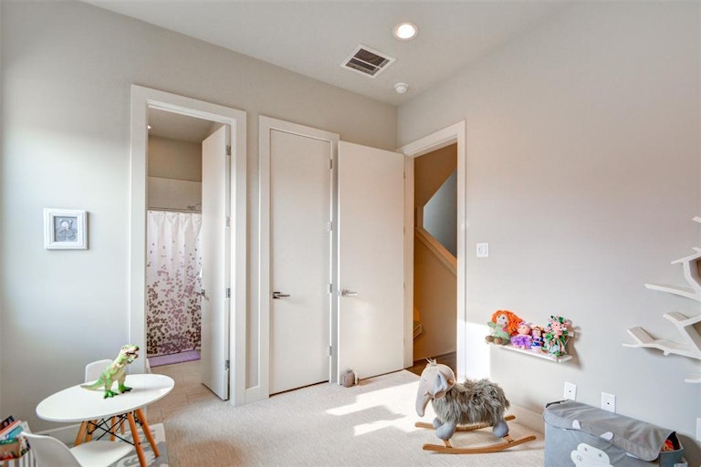 Photo 28 of 49 - 5638 Petty St Unit C, Houston, TX 77007