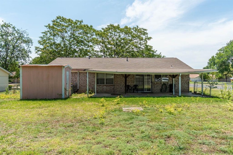 Photo 13 of 17 - 2110 Edna Smith Dr, Garland, TX 75040