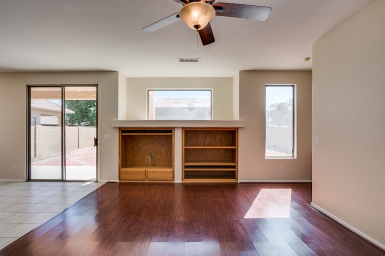Photo 4 of 29 - 8425 W Cocopah St, Tolleson, AZ 85353