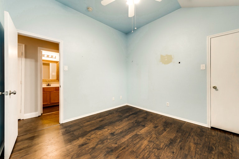 Photo 22 of 26 - 3608 Bandera Ranch Rd, Roanoke, TX 76262