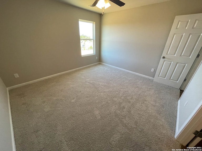 Photo 6 of 36 - 1171 Thea Cv, New Braunfels, TX 78130