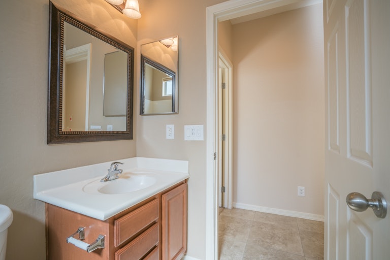 Photo 31 of 37 - 17808 W Ivy Ln, Surprise, AZ 85388