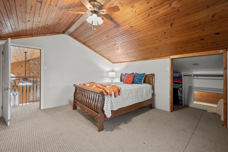 Photo 29 of 38 - 413 Silver Ln, Azle, TX 76020