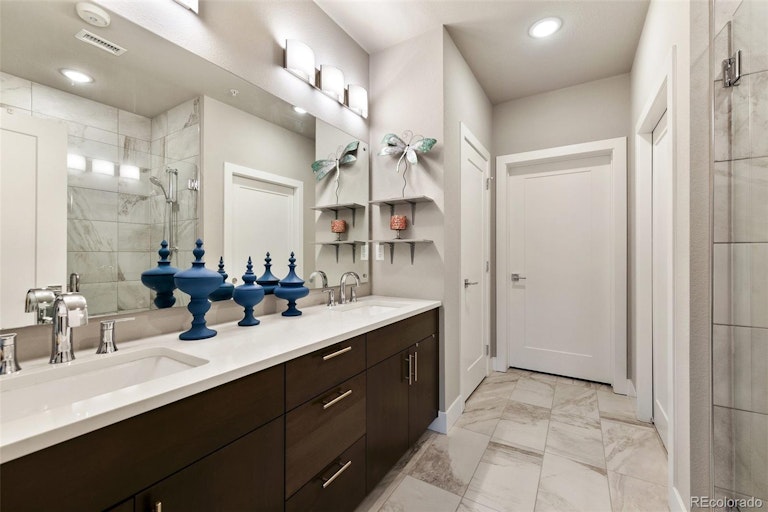 Photo 11 of 15 - 6618 E Lowry Blvd #205, Denver, CO 80230