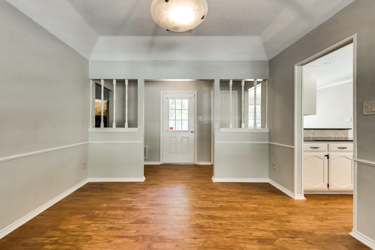Photo 11 of 26 - 3615 Dalton Dr, Corinth, TX 76208