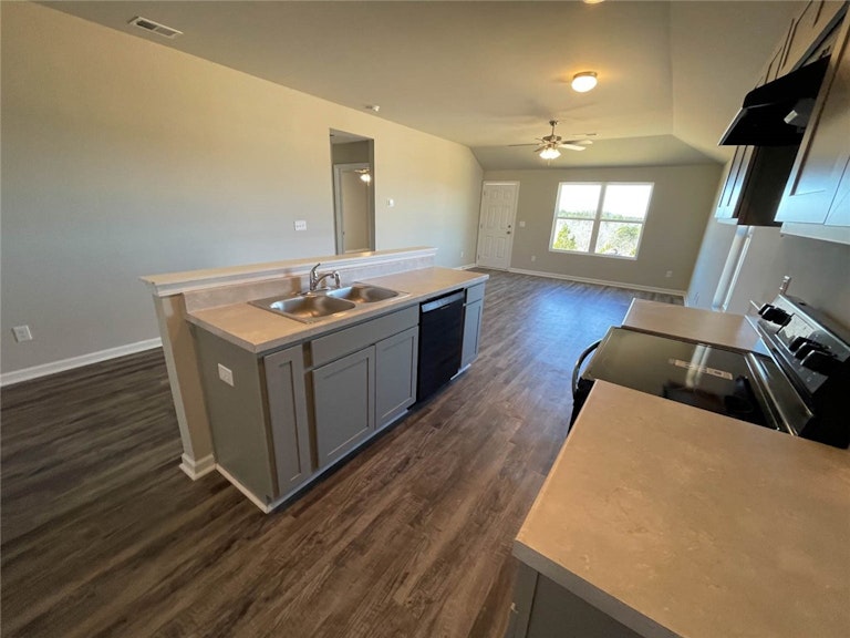 Photo 17 of 36 - 1224 Thea Cv, New Braunfels, TX 78130