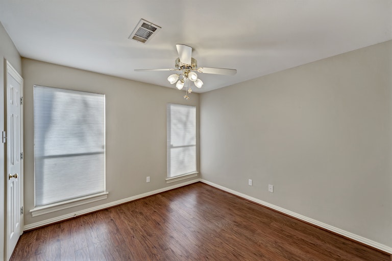 Photo 20 of 24 - 2809 Kingswood Dr, Grapevine, TX 76051
