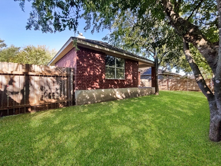 Photo 15 of 17 - 2512 Willow Way, Round Rock, TX 78664