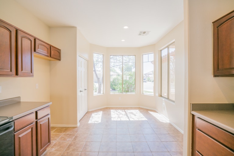 Photo 7 of 18 - 15262 W Custer Ln, Surprise, AZ 85379