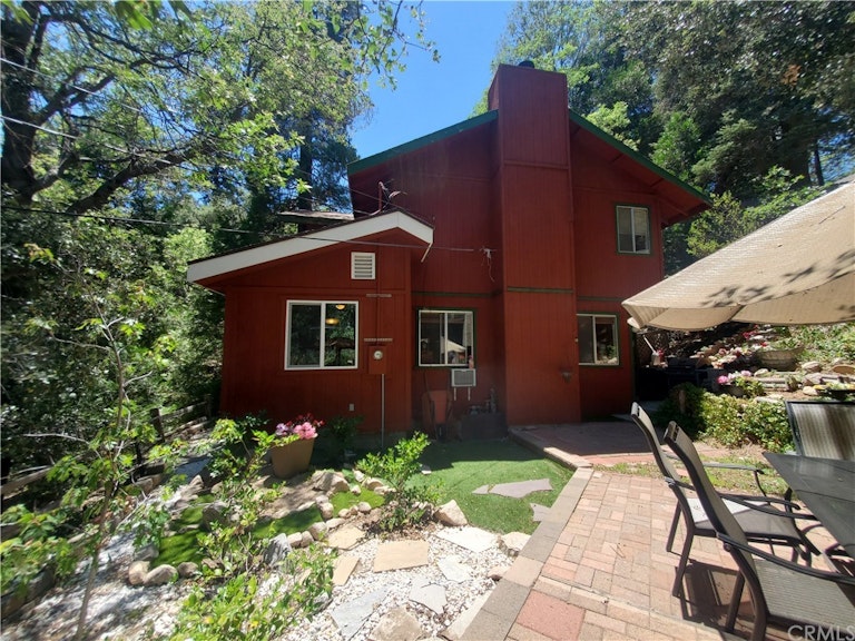 Photo 2 of 33 - 24937 Faulhorn Dr, Crestline, CA 92325