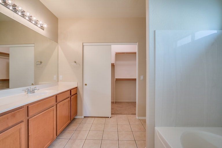Photo 11 of 25 - 21042 E Desert Hills Cir, Queen Creek, AZ 85142