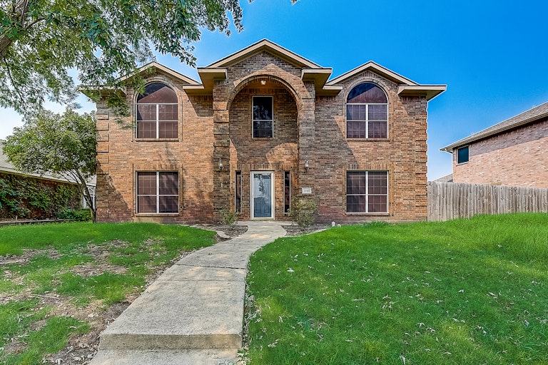 Photo 1 of 31 - 1110 Boyd Dr, Wylie, TX 75098