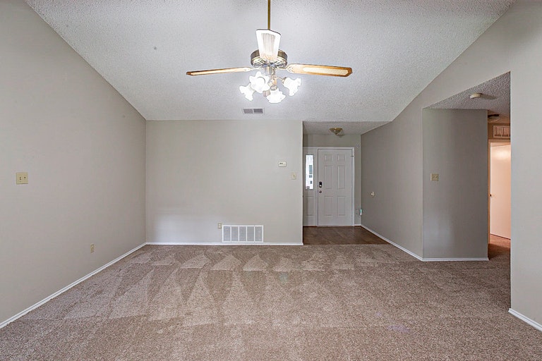 Photo 10 of 18 - 5535 Needville, San Antonio, TX 78233