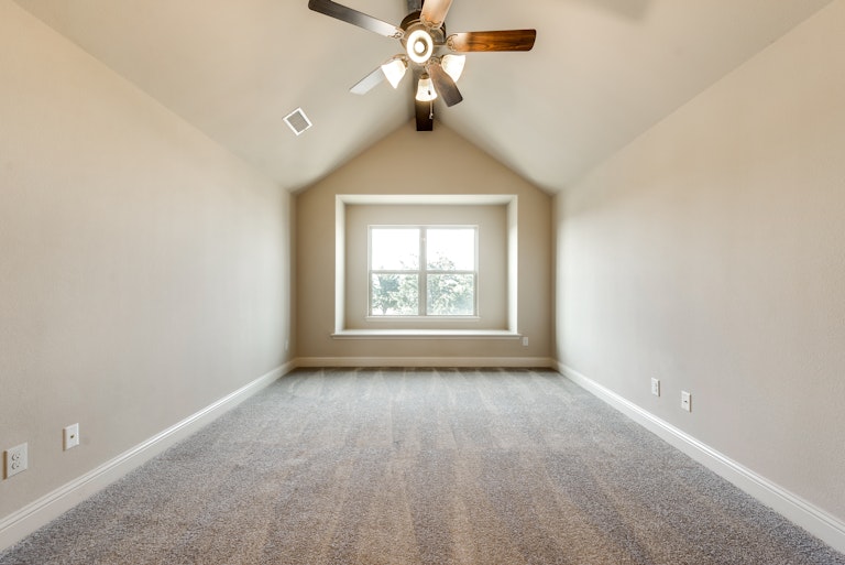 Photo 17 of 31 - 341 Oxford Pl, Prosper, TX 75078