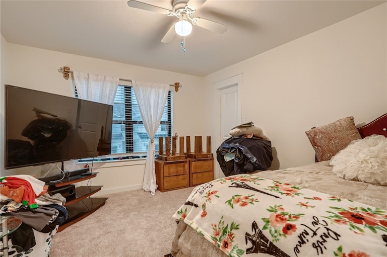 Photo 21 of 30 - 252 Fieldwood Dr Unit C, Buda, TX 78610