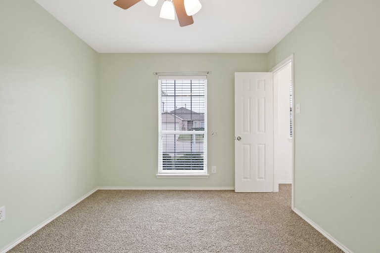Photo 8 of 25 - 8748 Bloomfield Ter, Fort Worth, TX 76123