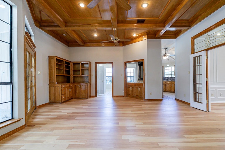 Photo 18 of 36 - 1721 Knob Hill Dr, Garland, TX 75043