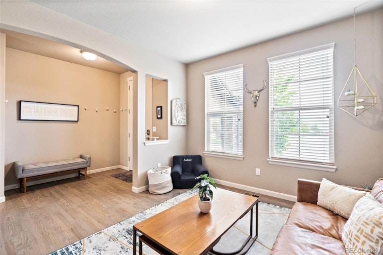Photo 5 of 40 - 2347 S Loveland St, Denver, CO 80228