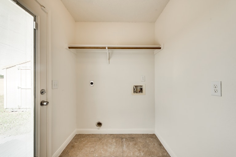 Photo 15 of 32 - 203 Piccadilly Cir, Wylie, TX 75098