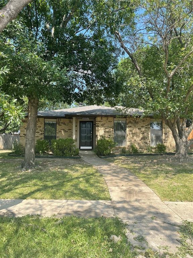 Photo 1 of 26 - 5665 Tyler St, The Colony, TX 75056