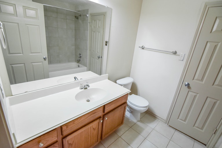 Photo 25 of 36 - 3954 Fernando Dr, Euless, TX 76040