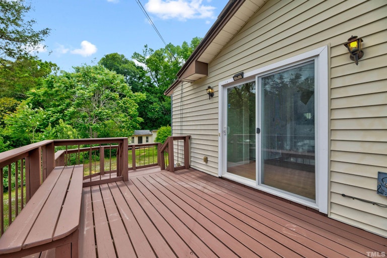 Photo 33 of 36 - 818 Shannon Dr, Chapel Hill, NC 27516