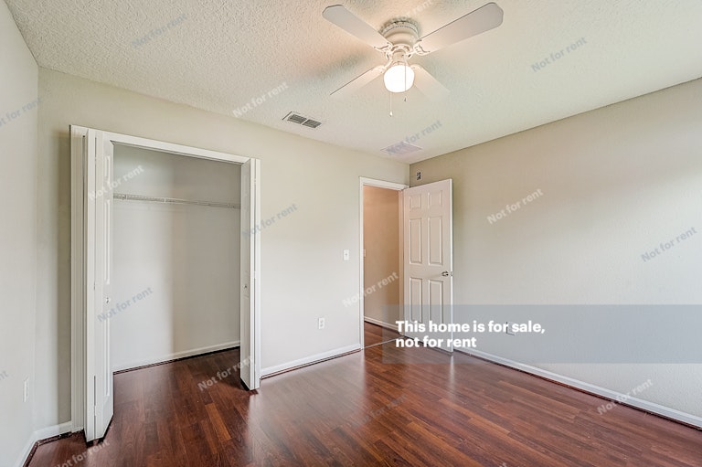 Photo 26 of 33 - 6012 Chestnut Gelding Ln, Jacksonville, FL 32234