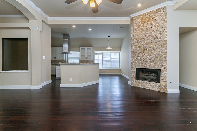 Photo 13 of 24 - 1441 Lone Star Ct, Allen, TX 75013