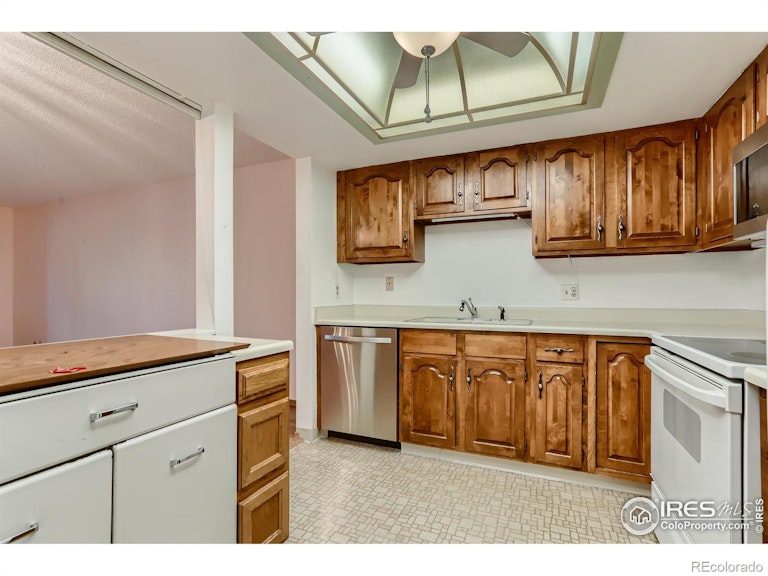 Photo 8 of 13 - 13901 E Marina Dr #113, Aurora, CO 80014