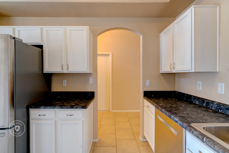 Photo 10 of 22 - 2415 E Morrow Dr, Phoenix, AZ 85050