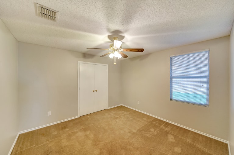 Photo 20 of 26 - 2909 Rising Crest Dr, Lancaster, TX 75134