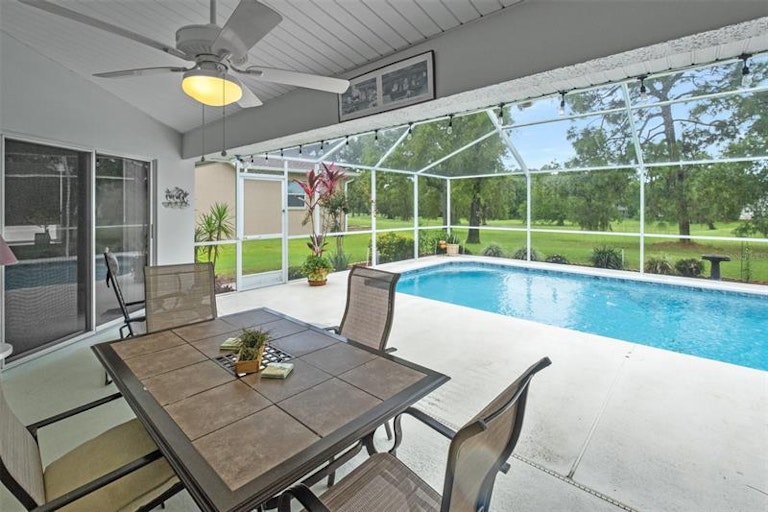 Photo 27 of 40 - 5085 Florentine Ct, Spring Hill, FL 34608