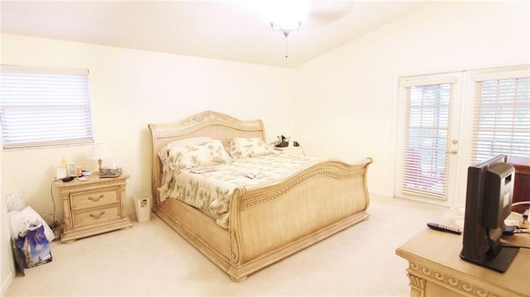 Photo 12 of 25 - 6470 Edgeworth Dr, Orlando, FL 32819
