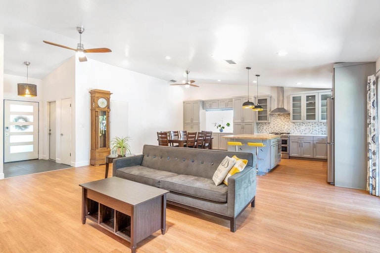 Photo 4 of 16 - 924 San Tomas St, Davis, CA 95618