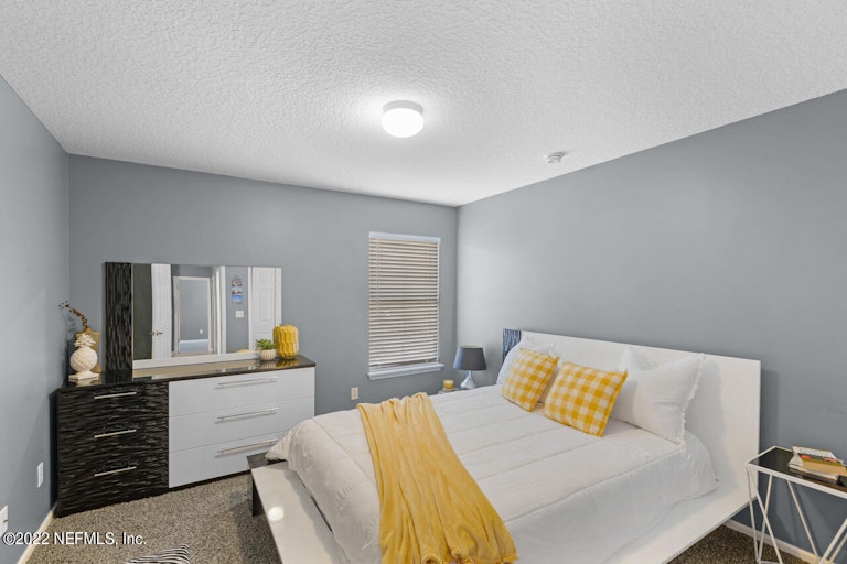 Photo 32 of 40 - 6304 Pendragon Pl, Jacksonville, FL 32258