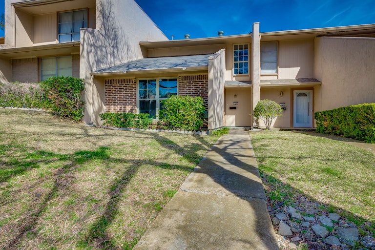 Photo 20 of 21 - 509 Valley Park Dr, Garland, TX 75043
