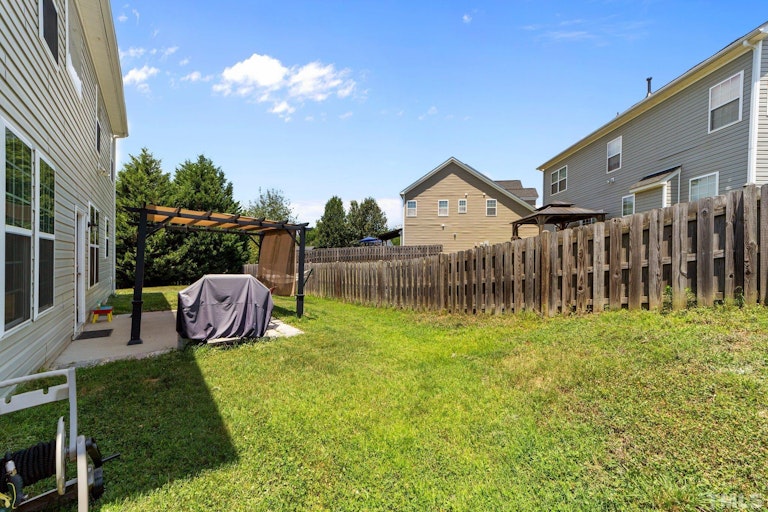 Photo 37 of 40 - 6209 Sparkling Brook Dr, Raleigh, NC 27616